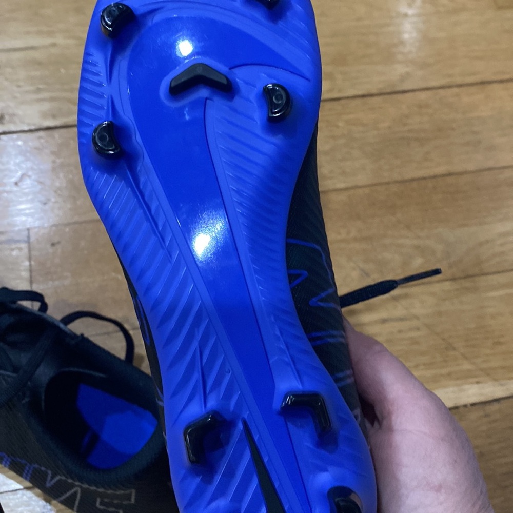 Nike Mercurial Vapor 15 Club FG soccer kid’s cleats - Picture 2 of 7